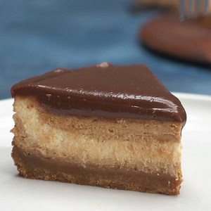 281K views · 2.7K reactions | Anyone for Golden Gaytime Baked Cheesecake? | New Idea Food | Facebook