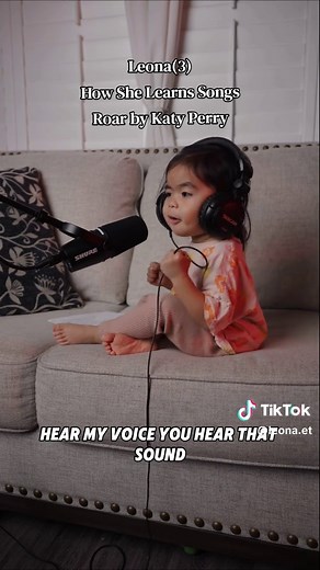 Leona(3) learning the words to Roar by Katy Perry. She reads the lyrics first then sings along. #girl #sing #learns #roar #katyperry