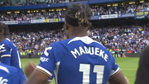 853K views · 10K reactions | Thiago Silva and Reece James hug 凉凉凉 #LIGHTFMLIVE copyright || Premier League, The FA, UEFA and FIFA | Light FM LIVE | Facebook