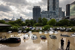 Torontonians share scenes from massive summer storm that flooded DVP, Union Station