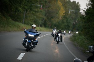 『2017年モデル プレス向けライドツアー』ダイジェストムービー 北海道でプレス向けに開催された、2017年モデル・ライドツアーのダイジェストムービーをお届けいたします。広大な北の大地を、最新モデルが駆ける模様をお楽しみください！！ #ハーレー #harley #ハーレーダビッドソン #harleydavidson #HD #バイク #bike #オートバイ #motorcycle #トライク #trike #ツーリング #touring #ダイナ #dyna #エンジン #engine ＃新製品 #試乗 #testride #ミルウォーキーエイト #milwaukeeeight #網走 #abashiri #北海道 #hokkaido #2016年 #自由 #freedom | Harley-Davidson Japan / ハーレーダビッドソン ジャパン