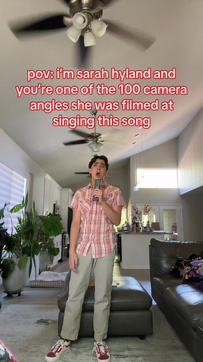 Sarah Hyland Singing Skid Row: Little Shop of Horrors Performance