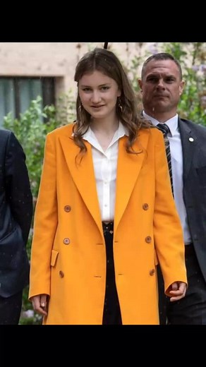 Ik ben Prinses Elisabeth van België ✨ Erfgename van de Belgische troon, toekomstige Koningin 📸 Ik deel hier bijzondere momenten en inspiratie 🌍 Samen een blik op traditie én de toekomst van België 👑 I am Princess Elisabeth of Belgium ✨ Heir to the Belgian throne, future Queen 📸 Here I share special moments and inspiration 🌍 Together, a glimpse at tradition and Belgium’s future #belgianroyals#princesselisabeth #belgianmalinoisoftiktok #belgium #DuchessOfBrabant