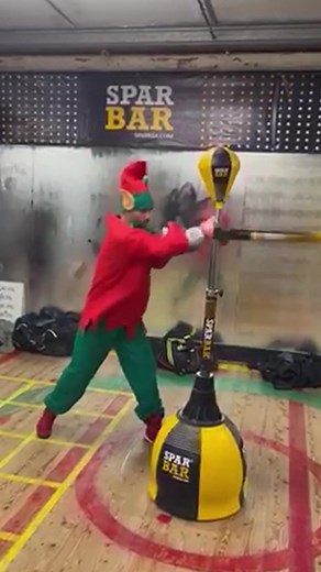 Wishing you good elf and happiness this Christmas 🎄😆 #sparbar #boxing
