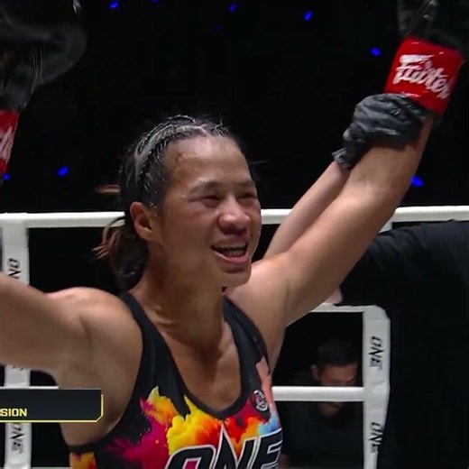 Myanmar STRONG 🇲🇲 Vero defeats Kana by unanimous decision for her fourth straight win!