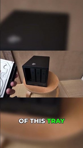 Installing Hard Drives on the Ugreen NAS is EASY!