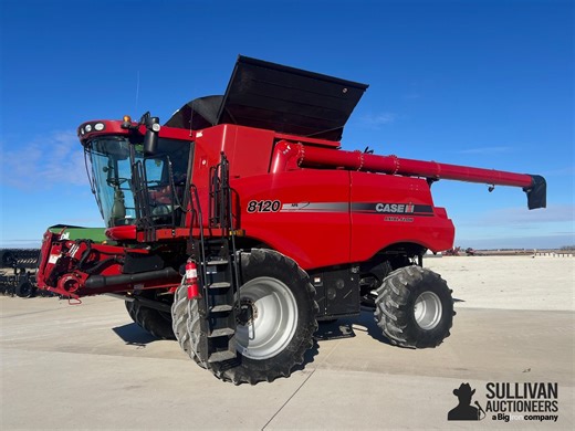 2011 Case IH 8120 2WD Combine | Agriculture