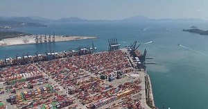 Chinese logistics enterprises ramp up shipments after China-US tariff adjustment