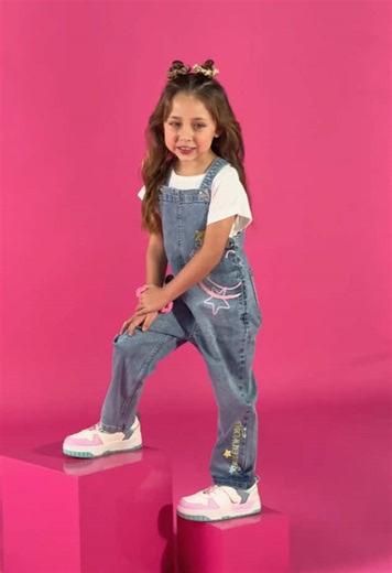 Mini looks, ¡grandes actitudes! 😎👧🧒 Nuestra moda infantil está hecha para moverse, jugar y brillar. ✨ ¿Ya tienes el regalo para tu peque por el día del niño? 🎁 #RM #ModaRM #Moda #SiemprePuedes #ModaInfantil #LooksNiñas #LooksNiños #DíadelNiño