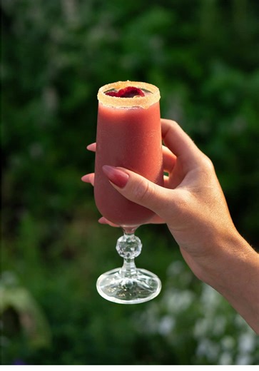 The best autumnal cocktail 🍇 full bodied, and spirit forward Makes one drink 2oz tequila Añejo .75 oz St. Germain 2 oz Concord grape, honey crisp apple, lemon juice 1 tsp honey To finish: Shake with ice Rim your glass: honey, Sugar and mulling spice (cinnamon clove allspice) rim Pour into a chilled glass Enjoy!