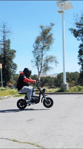 2.9K views · 27 reactions | The RoadRunner Pro is the best seated e-scooter. It’s Comfortable, Fast and Affordable ️ . . . #voromotors #pev #reels #emove #roadrunner #seatedscooter #roadrunnerpro #summeride #sunmervibes #newproduct #scooter #thursday | VoroMotors | Facebook