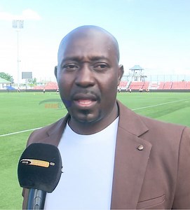 AZAM FC | “…wanatuvurugia wachezaji wetu.......wachezaji wanakosa amani…....semeni wachezaji wa timu nyingne” Mkuu wa Kitengo cha Habari na Mawasiliano Azam FC, Zakaria Thabith, amewapa neno wanaoeneza tetesi kuhusu kiungo wao Feisal Salum kutimka klabuni hapo, huku akieleza madhara ya tetesi hizo kwa wachezaji wao. Zaka pia ameeleza kuhusu mipango ya kikosi chao kuingia kambini kujiandaa na mechi za kuhitimisha msimu. #AzamFC #ZakaZakazi #FeisaliSalum | AzamSports