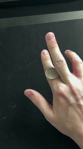 How to Roll a Coin Across Your Fingers: Step-by-Step Tutorial