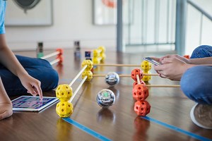 Robot Sphero Bolt Dirancang untuk Memberikan Pengalaman Belajar dan Bermain yang Amat Bervariasi - Hybrid.co.id