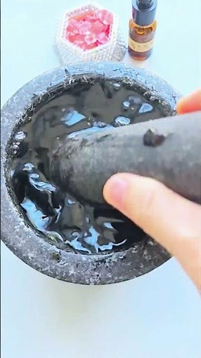 Turtle jelly: unwind, immersive, handmade facial masks.