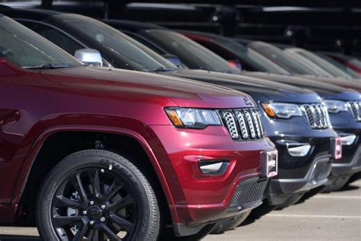 Chrysler recalls more than 320,000 Jeep SUVs due to battery fire risk
