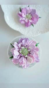 A stroke of joy brings peace and warmth to life. ✨#scraperflowertutorial #creamfrstscratcherflower #scratcherflowercake #reels | HidaMari Cooking