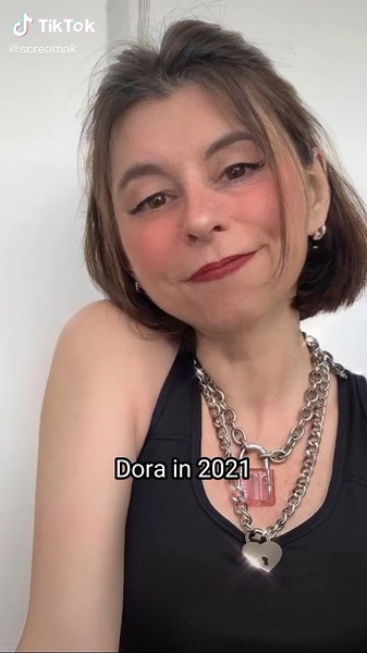 Лучшие клипы Доры: от «Дора дура» до новых хитов