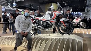 MV Agusta, l’eredità della Parigi Dakar nella nuova 9.5. Video