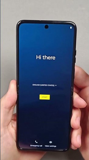 Let’s unbox the new motorola razr