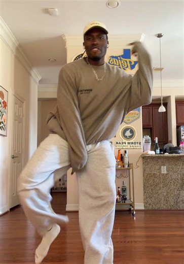 Learn the Melbourne Shuffle Dance Steps