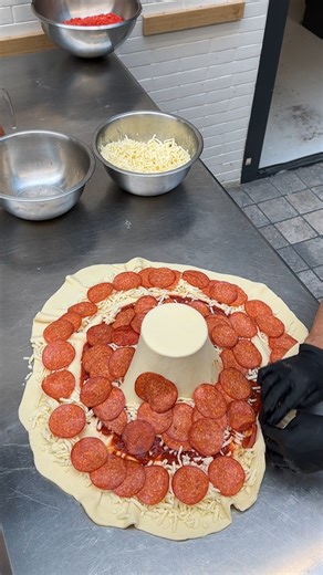 Flamin' Volcano Pizza! This pizza’s erupting with flavor 🌋🍕 | Chefclub Network