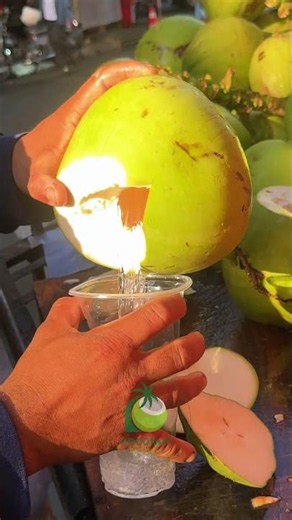 Cutting a Coconut With a Satisfying Technique