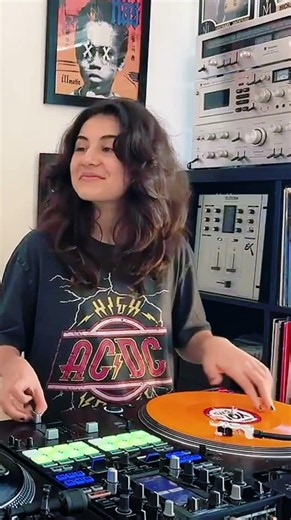 Vinyl scratch 🎚️🔥 #scratch #scratchdj #scratching #dj #djmichelle