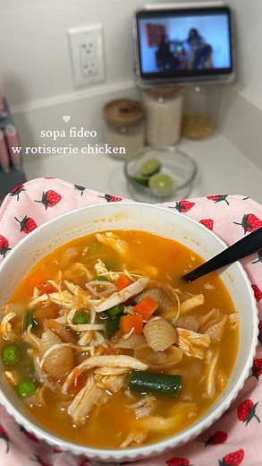 Part 2: a warm bowl of sopa de fideo with rotisserie chicken and veggies – the ultimate comfort food! 🥣🍲 Perfect for when you’re craving nostalgia 🙂‍↕️ Add a splash of lime and Valentina for that extra kick! Here’s how I made it: Ingredients: • 1 package sopa de fideo (conchas) • Frozen peas, carrot & green bean mix • Shredded rotisserie chicken • ½ white onion (chopped) • 1 small tomato (chopped) • Garlic paste • 1 ½ tbsp chicken bouillon • Lime and Valentina for serving Instructions: 1. Shr