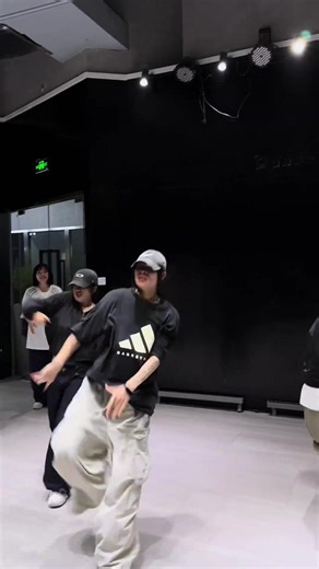 Bala Choreography Featuring Dancers