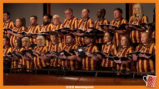 Bantam of the Opera choir perform with BBC Singers