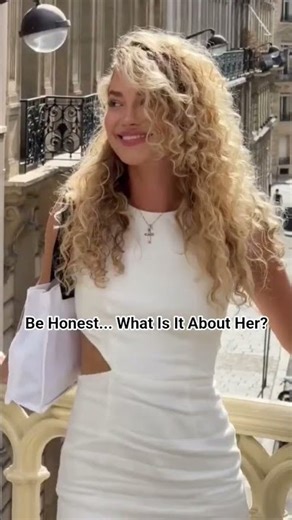 Paris Light Looks Different on Her ✨ | Julie Hocke