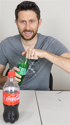 Carbonate soda with pop rocks 💥​ #experiment #physics #science #poprocks #soda #reels | The Action Lab