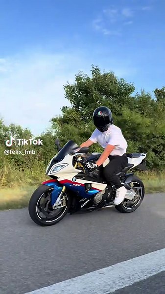 Experience the Thrill of Riding a BMW S1000RR