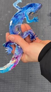 23K views · 551 reactions | Check out this colorful lizard that I’ve created using @craft.resin, alcohol inks and white pigment paste! How do you like it?  Use the following codes to save you $$: @craft.resin: ARTAD10 for 10% off!! #resinart #resin #resinprocess #resinart_daily #resinart_regrams #resinartwork #craftresin #resinpour #resinanimal | Craft Resin | Facebook