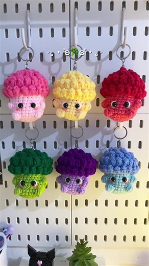 Crochet Broccoli Keychain: Unique DIY Craft Idea