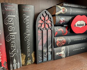 Window View Booknook - Scenic Booknooks - Bookshelf Decoration - Fantasy, Dragons, Bloodmoon, Bookish Scenes - Bookish Items - Etsy