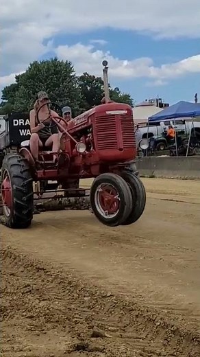 Antique Tractor Pull Highlights