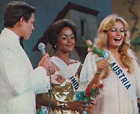 58K views · 959 reactions | VIDEO Exactly 44 years ago today Janelle Penny Commissiong was crowned @Miss Universe 1977 The 26th Miss Universe pageant, was held on 16 July 1977 at the National Theater in Santo Domingo, Dominican Republic. | Beauty Queens Pictures | Facebook