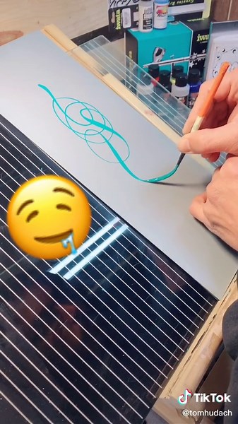 Mastering Scroll Basics: Beginner's Guide to Pinstriping Design