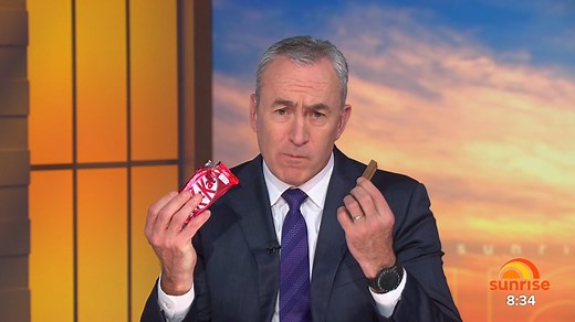 A heated debate has broken out on social media over the correct way to eat a KitKat.. 🍫 Do you munch each finger individually or take a bite out of the whole block? | Sunrise