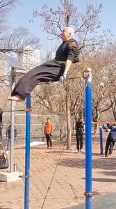 170K views · 2.2K reactions | A 73-year-old man showed off his fitness skills in a park, impressing many onlookers. The man keeps workout habits every day to promote a healthy lifestyle to people. #FunChina | China Plus Culture | Facebook