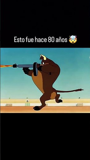 🦆Daffy Duck On the run! 🤣 | Classic Cartoon (1943)