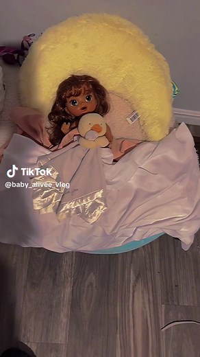 Morning routine with Chloe🍓🎀!!!#babyalive #aesthetic #babyalivedoll #dolls #fyppppppppppppppppppppppp #fypシ #viral #2024 #hellotiktok #indie #followme #morningroutine #dayinmylife #adaywithme #routineaesthetic #dayroutine #babyaliveroutine #babyaliveaesthetic #dolls #babyalive2024