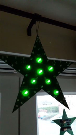 Charlieplexing Star. Warning ⚠️ flashing lights.