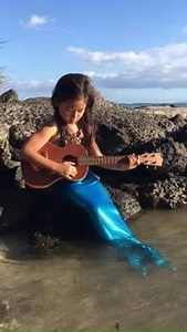 Hana hou tita!! Meet Kalikookalani, a beautiful composer, singer and ʻukulele player. Sheʻs a 2nd grader at Kula Kaiapuni ʻo Nahiʻenaʻena in Lahaina. Hereʻs her original song, "Me and The Ocean", filmed at one of her favorite places to be - the ocean! Mahalo to her mom Gretchen Losano for sharing! https://tinyurl.com/IslandStyle-OiwiE-MedleyFB | Mana Maoli