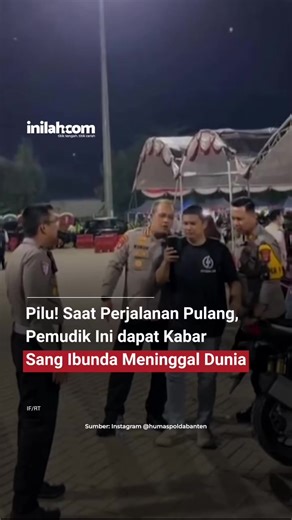 Seorang pria asal Mesuji, Lampung, terduduk lemas setelah mendapatkan kabar sang ibu meninggal dunia. Diketahui, ia tengah berada di Pelabuhan Ciwandan menunggu antrean untuk pulang bertemu keluarga. Harapannya untuk berlebaran bersama sang Ibu harus pupus pada malam itu. Tampak dirinya ditenangkan oleh para personel Polda Banten yang berjaga. - Selengkapnya kunjungi website dengan klik link di bio atau download aplikasi di AppStore dan Google Play Store. #InilahNews #VideoViral #Pemudik #Cerita