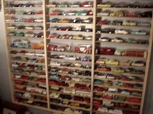 DINKY TOYS AND MORE.......LOOK AT THIS LARGE DIECAST COLLECTION