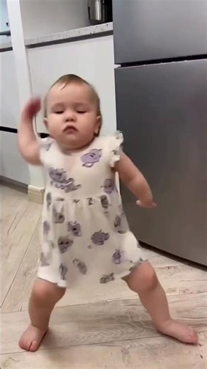 “Cette petite fille danse et fait fondre Internet 😍💃”