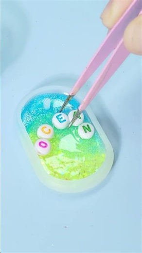TIMESRUI Stunning Blue Gradient Ocean Resin Keychain - Custom "OCEAN" Letters & Shells #resin #diy